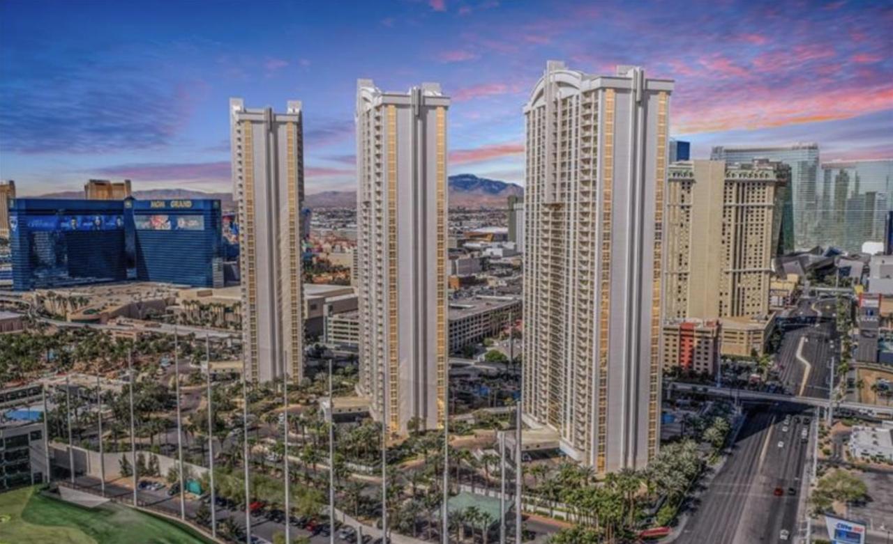 Balcony Full Strip View Suite Mgm Signature Free Valet Las Vegas Esterno foto