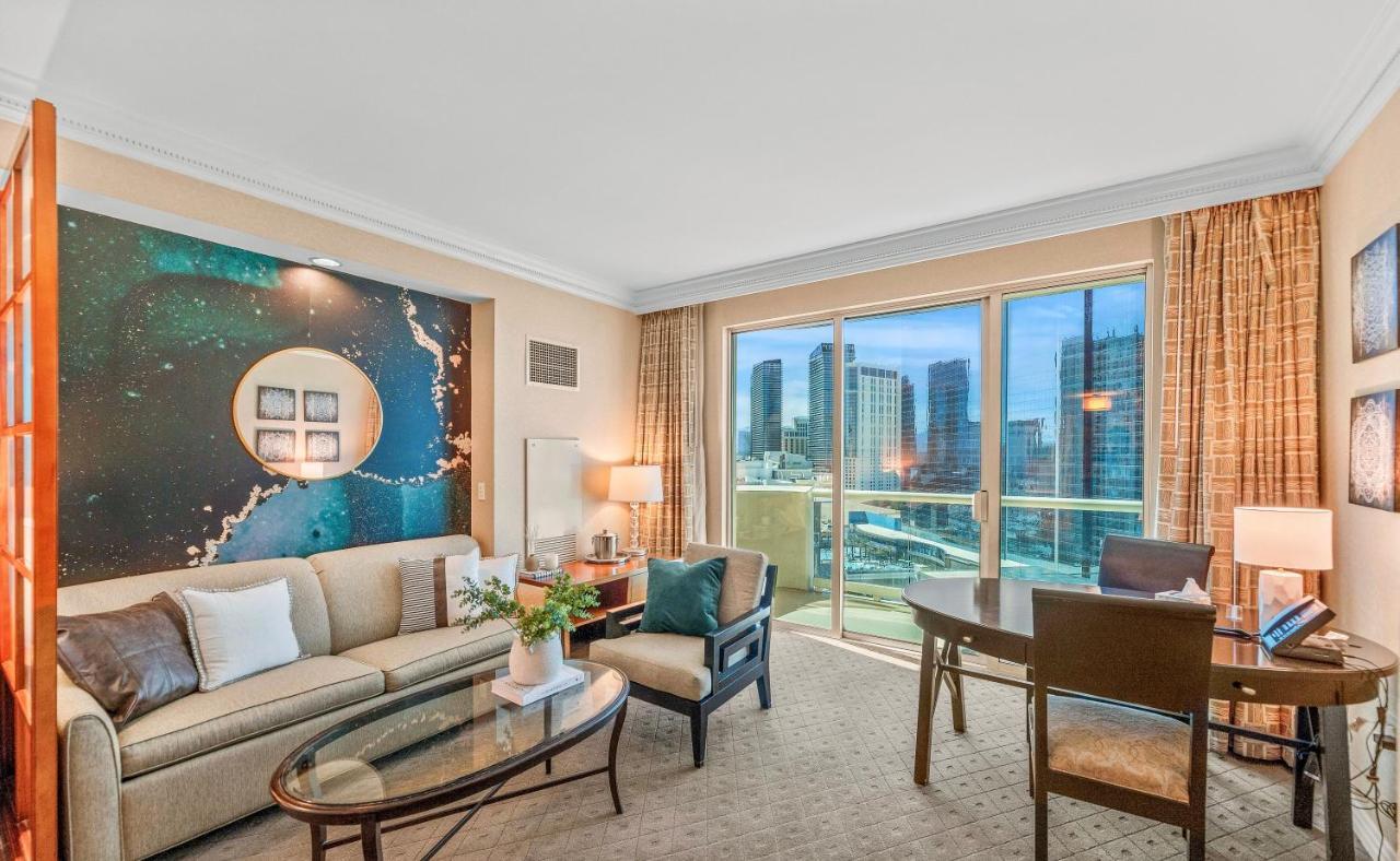 Balcony Full Strip View Suite Mgm Signature Free Valet Las Vegas Esterno foto