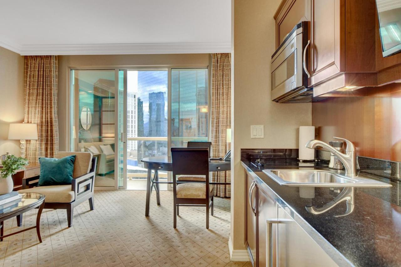 Balcony Full Strip View Suite Mgm Signature Free Valet Las Vegas Esterno foto