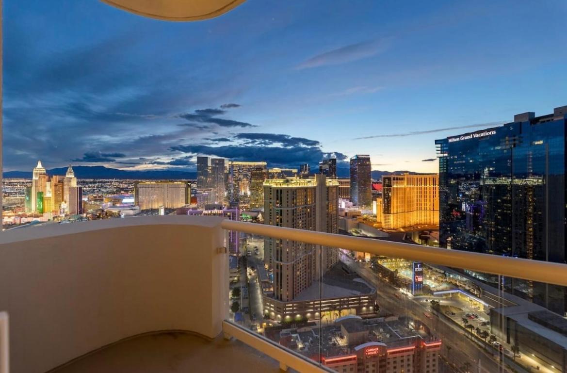 Balcony Full Strip View Suite Mgm Signature Free Valet Las Vegas Esterno foto